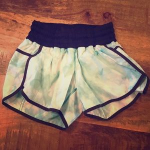 Lulu Tracker Short - size 6